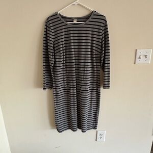Old Navy Gray Striped Long Sleeve Dress